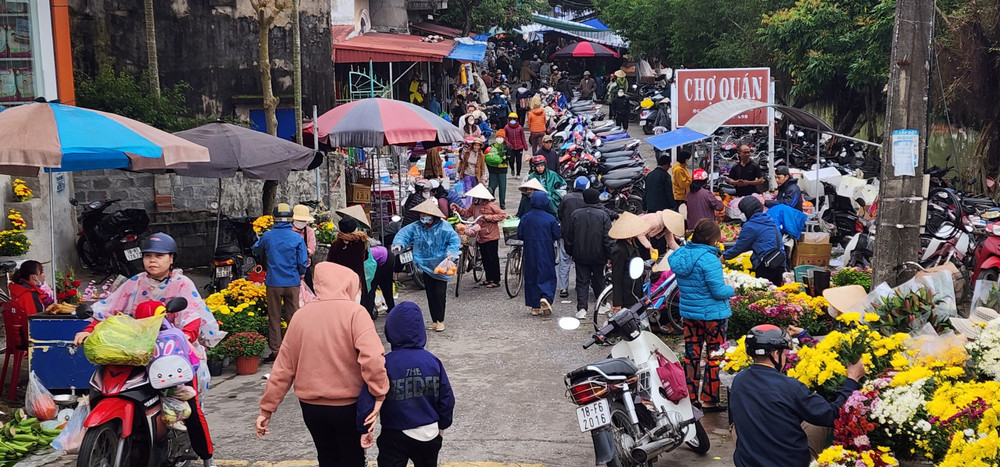 Chợ Tết ven biển